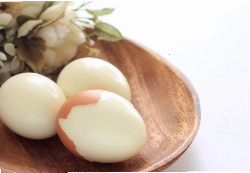 Sử dụng lòng trắng trứng gà để trị lẹo mắt
