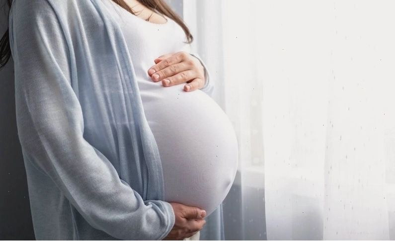 Sự hình thành núm vú và ống dẫn sữa ở bé gái ngay từ khi sinh ra
