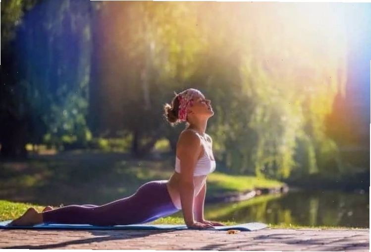 Tập luyện yoga giúp cải thiện kích thước vòng 1
