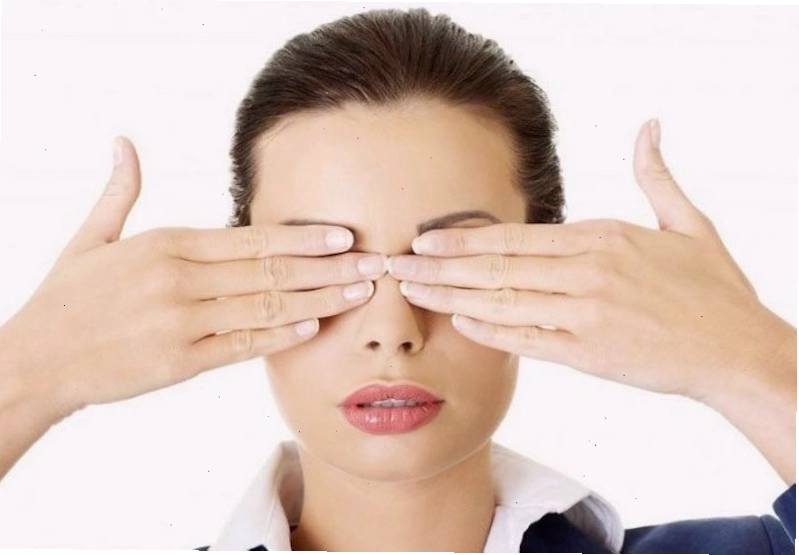 Tập thể dục mắt giúp mắt thư giãn và giảm mỏi