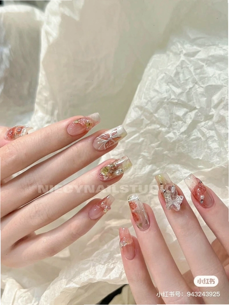 Tiệm nail chuyên nghiệp với nhiều mẫu nail đơn giản