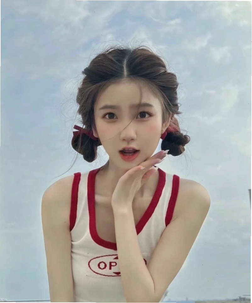 Tóc bob ngắn uốn cụp cá tính, trẻ trung