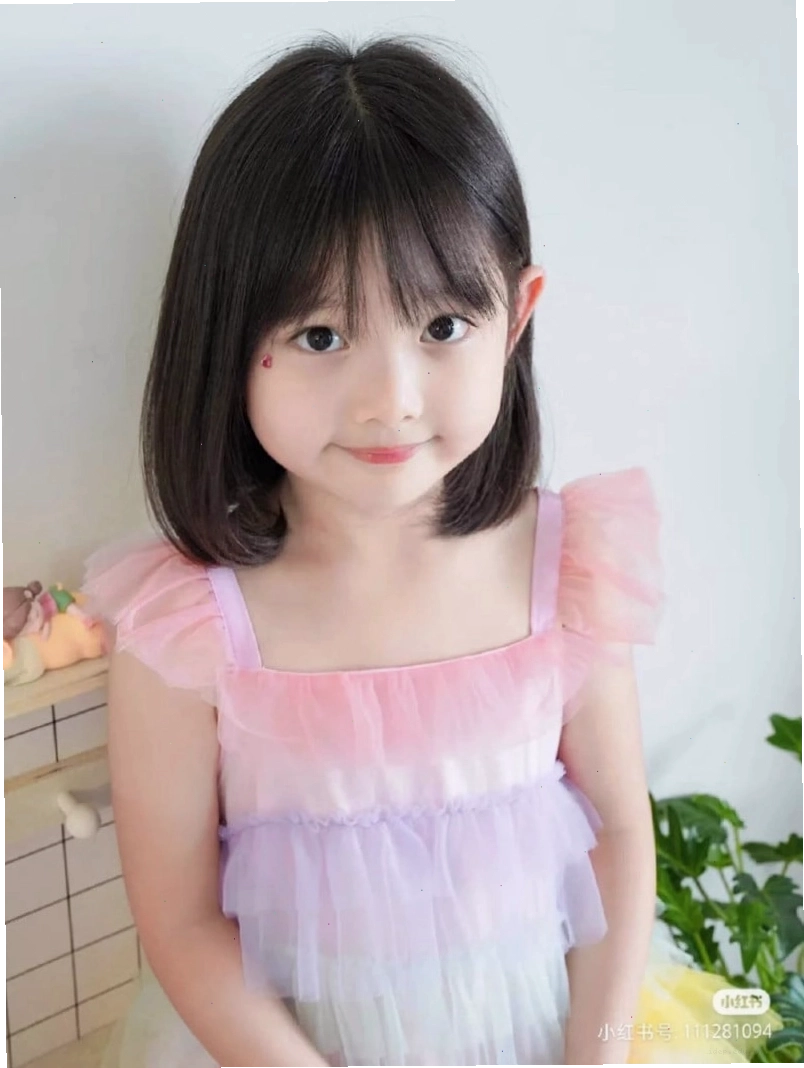 Tóc mái thưa tự nhiên cho bé gái