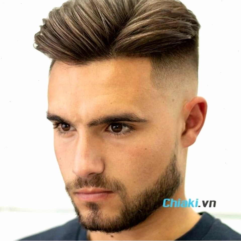 Tóc nam vuốt ngược ra sau với hiệu ứng fade