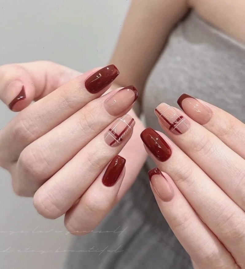 Tone màu nail Tết 2026 ấn tượng
