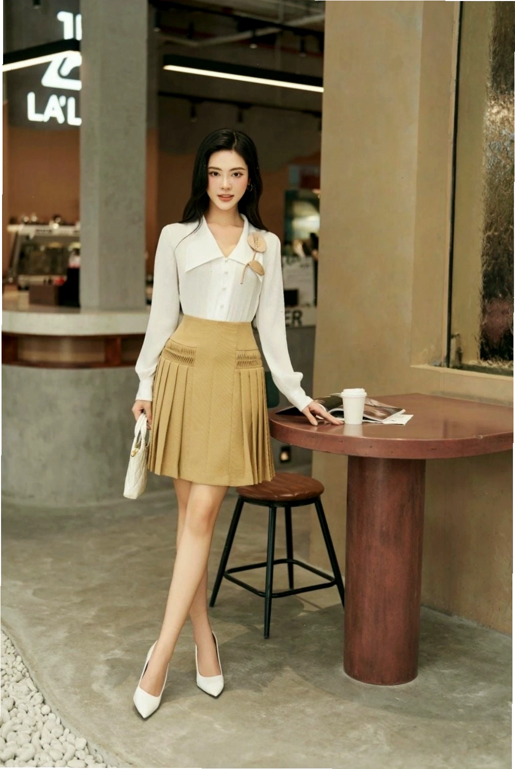 Tủ đồ công sở nữ cần có những món đồ cơ bản