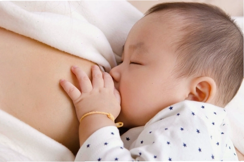 Tư vấn bác sĩ chuyên khoa là bước quan trọng khi bị bể trái chàm