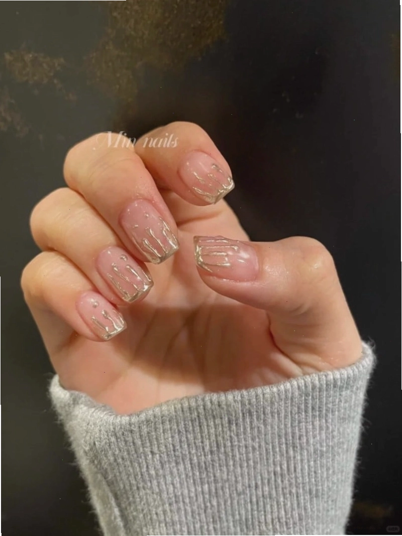 Vẻ đẹp lấp lánh của nail tráng gương