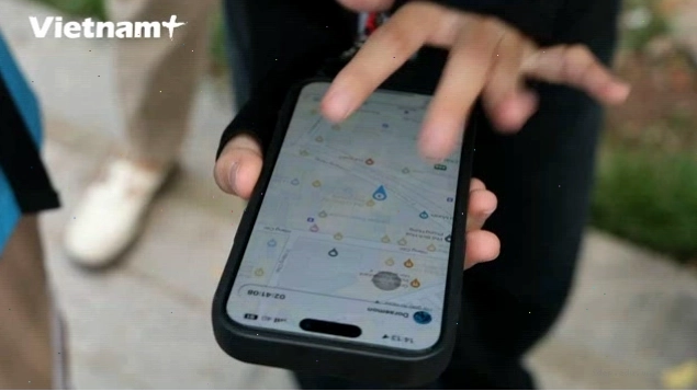 Người dân tham gia các hoạt động tìm hiểu về di sản và thiên tai