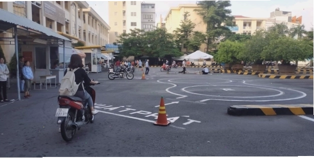 Thi bằng lái xe máy có phải thi lấy giấy phép lái xe máy không