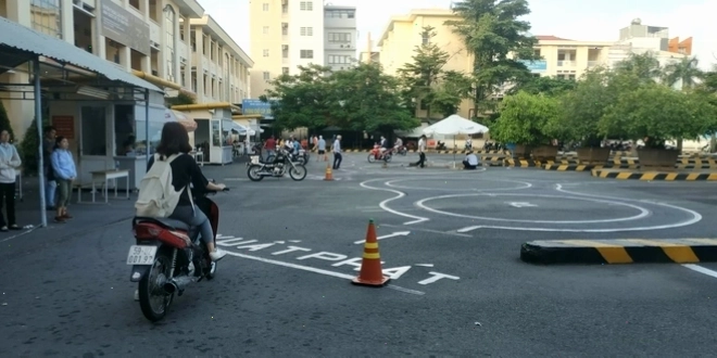 Thi bằng lái xe máy có phải thi lấy giấy phép lái xe máy không
