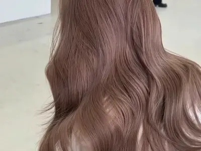 Tóc nhuộm màu nâu trà sữa giúp bạn trẻ trung và sang chảnh
