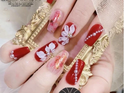 Khám phá 28+ mẫu nail kim tuyến đầu móng đẹp, sang trọng