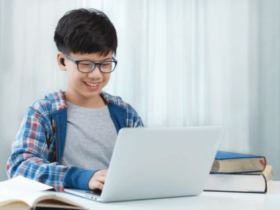 Mắt tật khúc xạ là gì? Nguyên nhân, dấu hiệu và cách phòng tránh hiệu quả