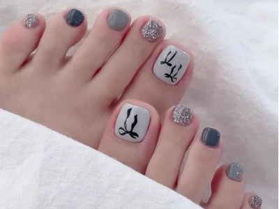 Mẫu nail chân trơn đẹp tôn da và xu hướng 2026