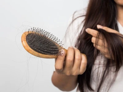 Tóc rụng nhiều là thiếu chất gì và cách bổ sung hiệu quả